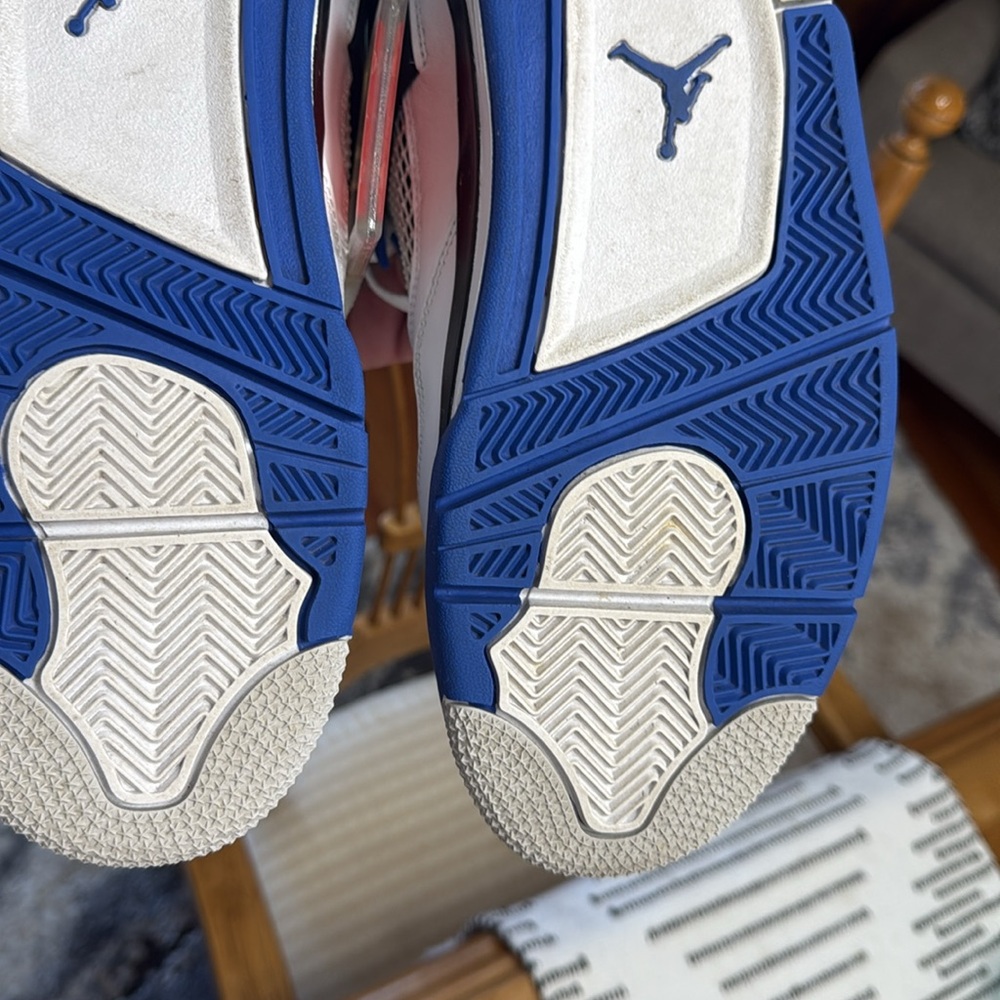 Jordan 4 - Picture 7 of 8